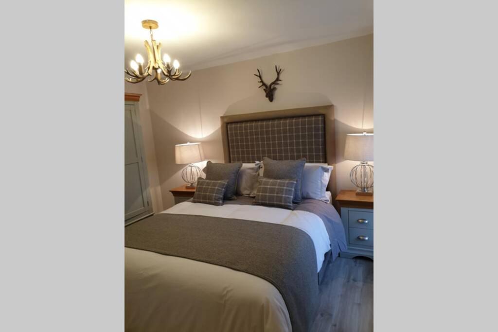 Luxury Five Star Cottage One Tantobie 外观 照片