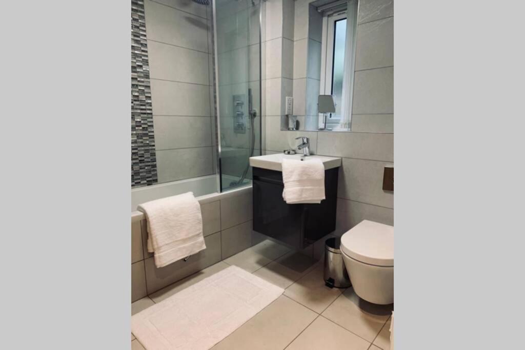 Luxury Five Star Cottage One Tantobie 外观 照片